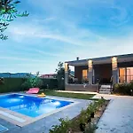 Olive Garden House Villa